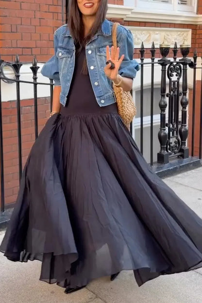 Conjunto de Jaqueta Jeans Cropped e Vestido Maxi Fluido