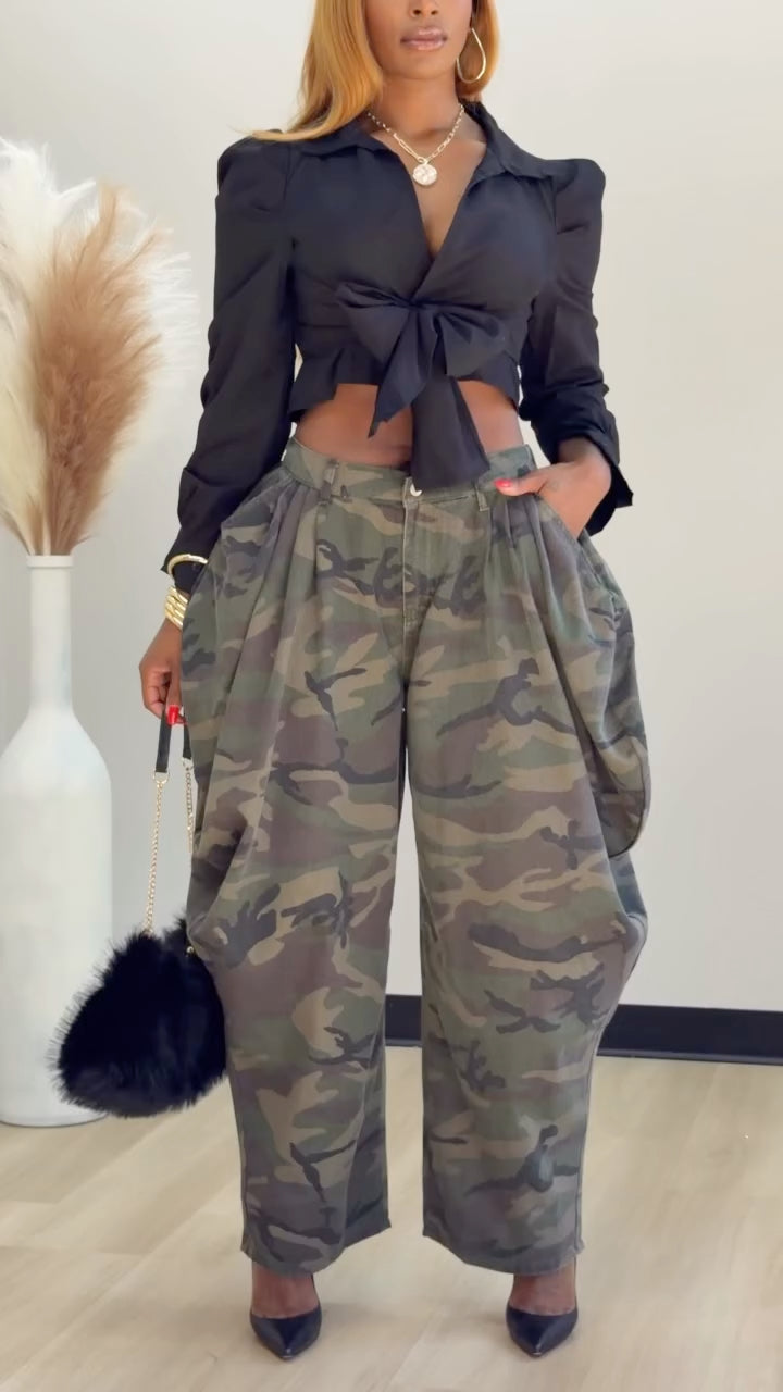 High-Waisted Camouflage Pleated Barrel-Leg Pants